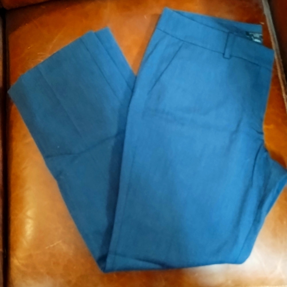 Ann Taylor 6 Petite straight leg